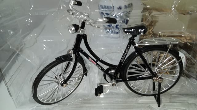 BICICLETA DE METAL COLECCION