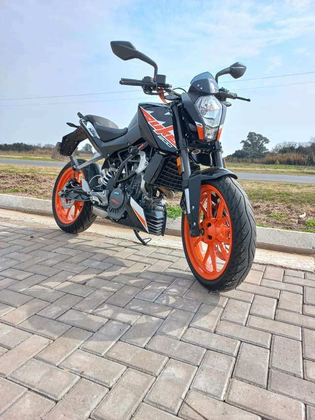 MOTO KTM DUKE 200 CC